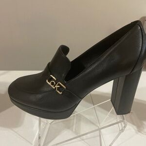 I am selling a variety of beautiful shoes